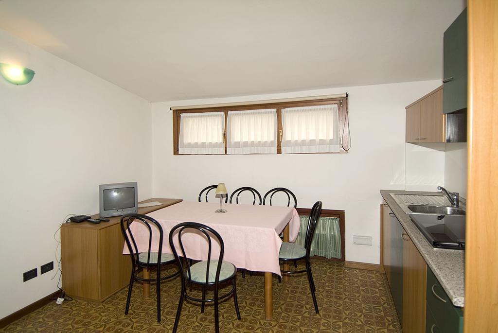 Camping Hotel Au Lac De Como Сорико Номер фото